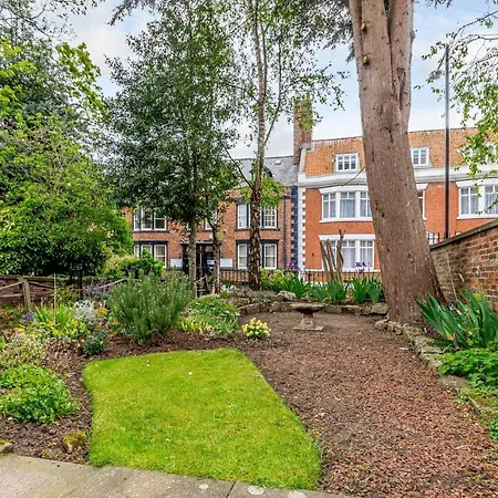 The Bolthole Apartment *